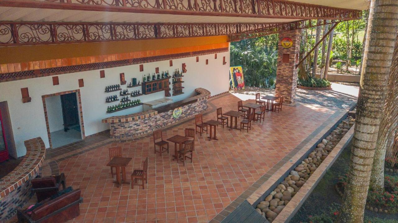 Hotel Hacienda Gualanday Апиай Экстерьер фото